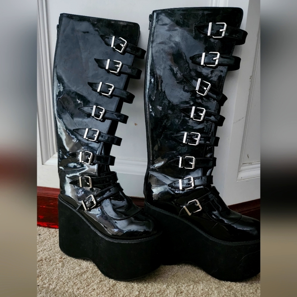 Goth Knee High Platform Boots!